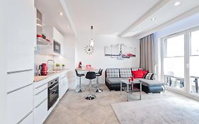 White Apartment Hawelanska
